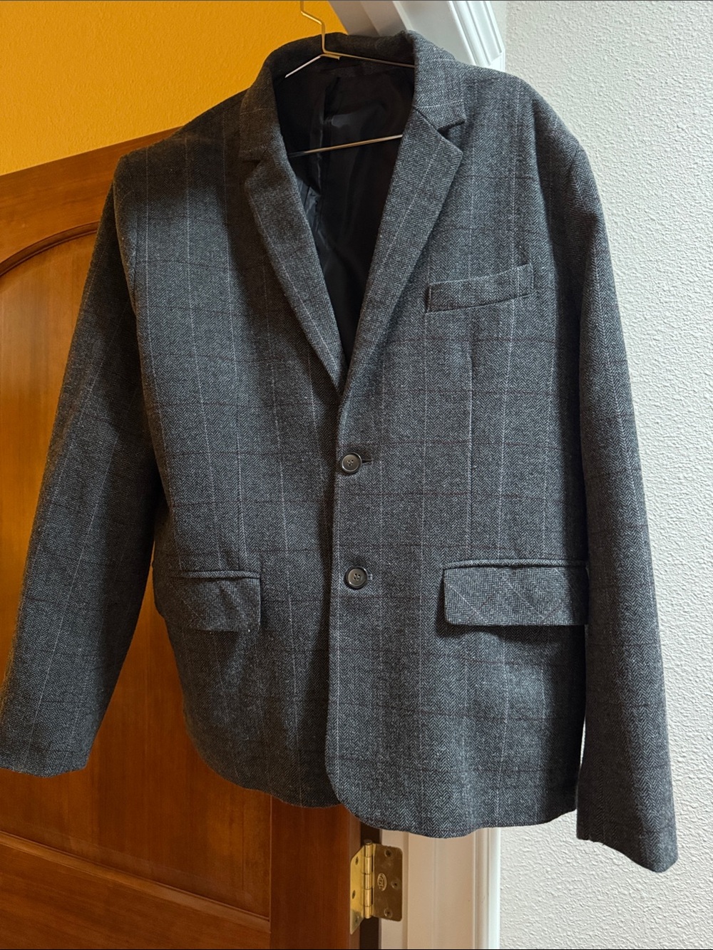 Men's Gray Windowpane Sport Coat - Classic Two-Button Blazer